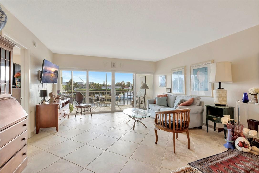River House Towers Condo - Residential