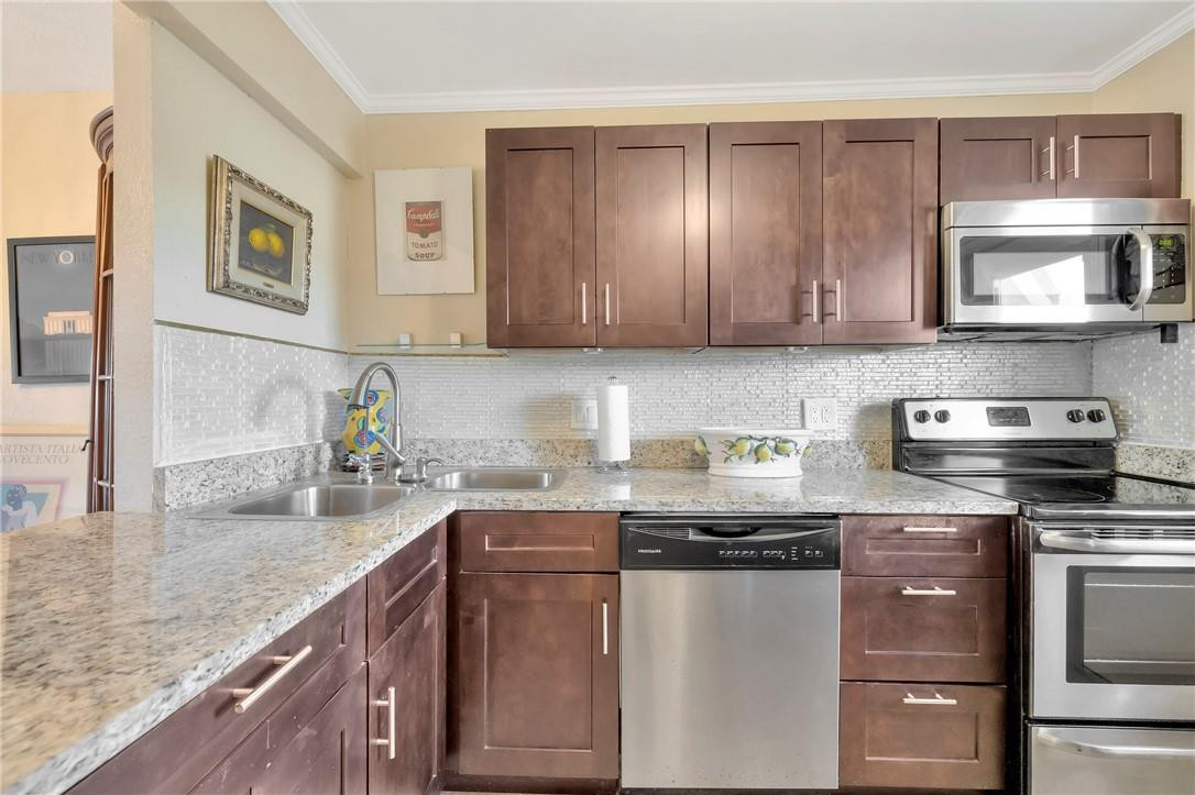 River House Towers Condo - Residential