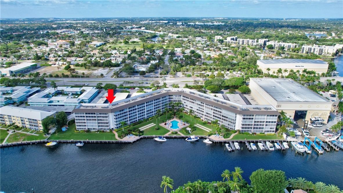 River House Towers Condo - Residential