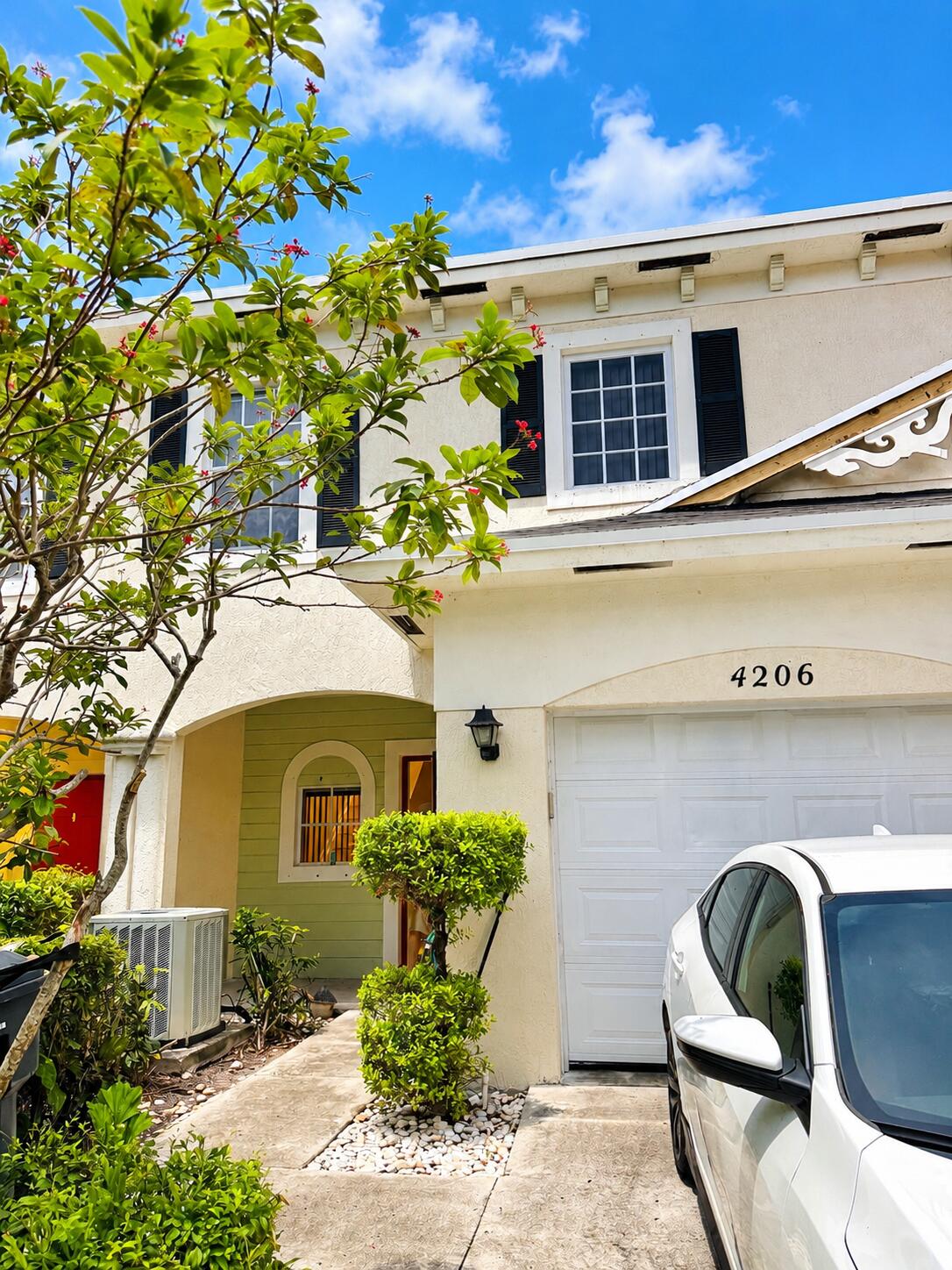 Photo 1 of 20 — 4206 Emerald Vista, Lake Worth, FL 33461