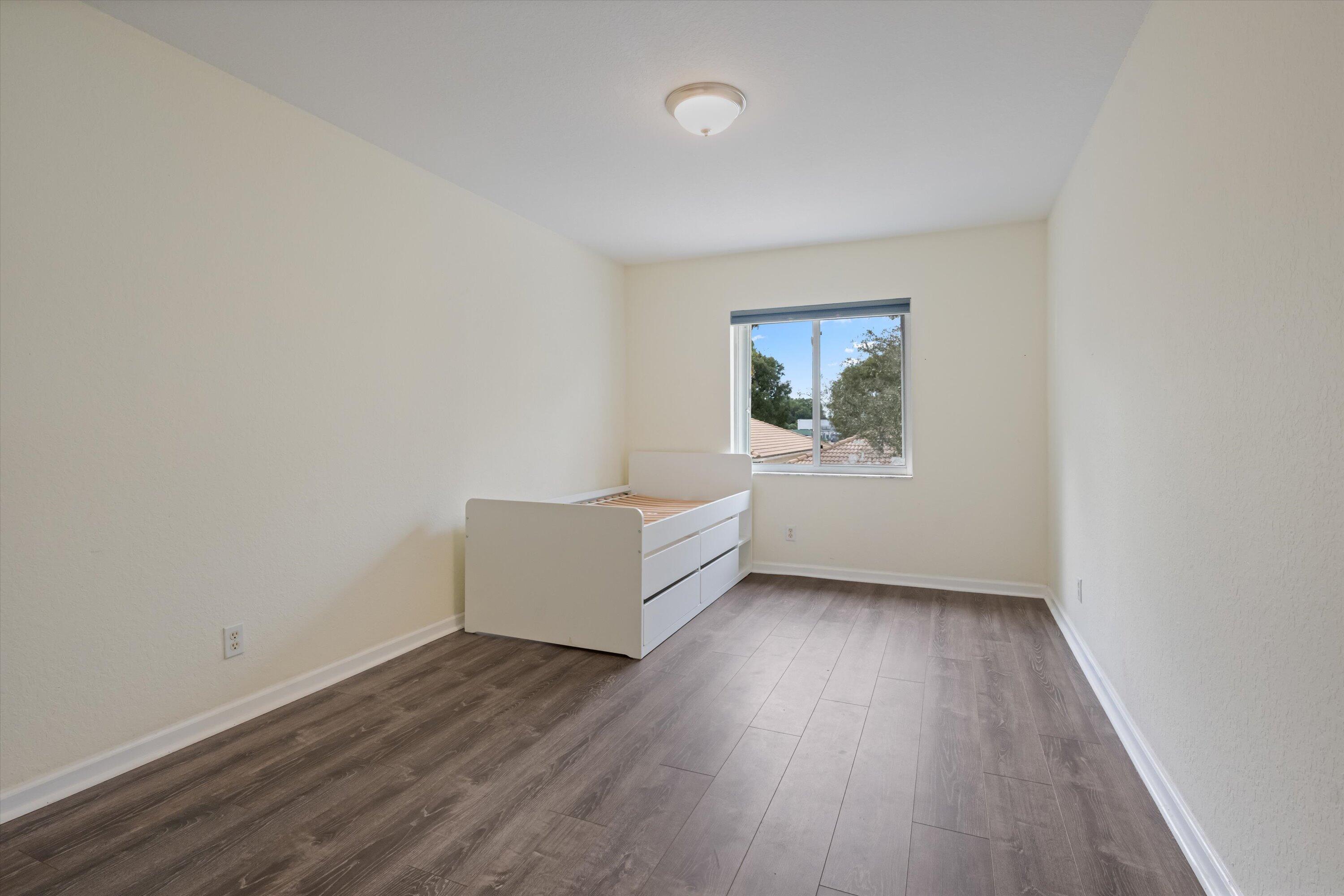 THOUSAND OAKS - Residential