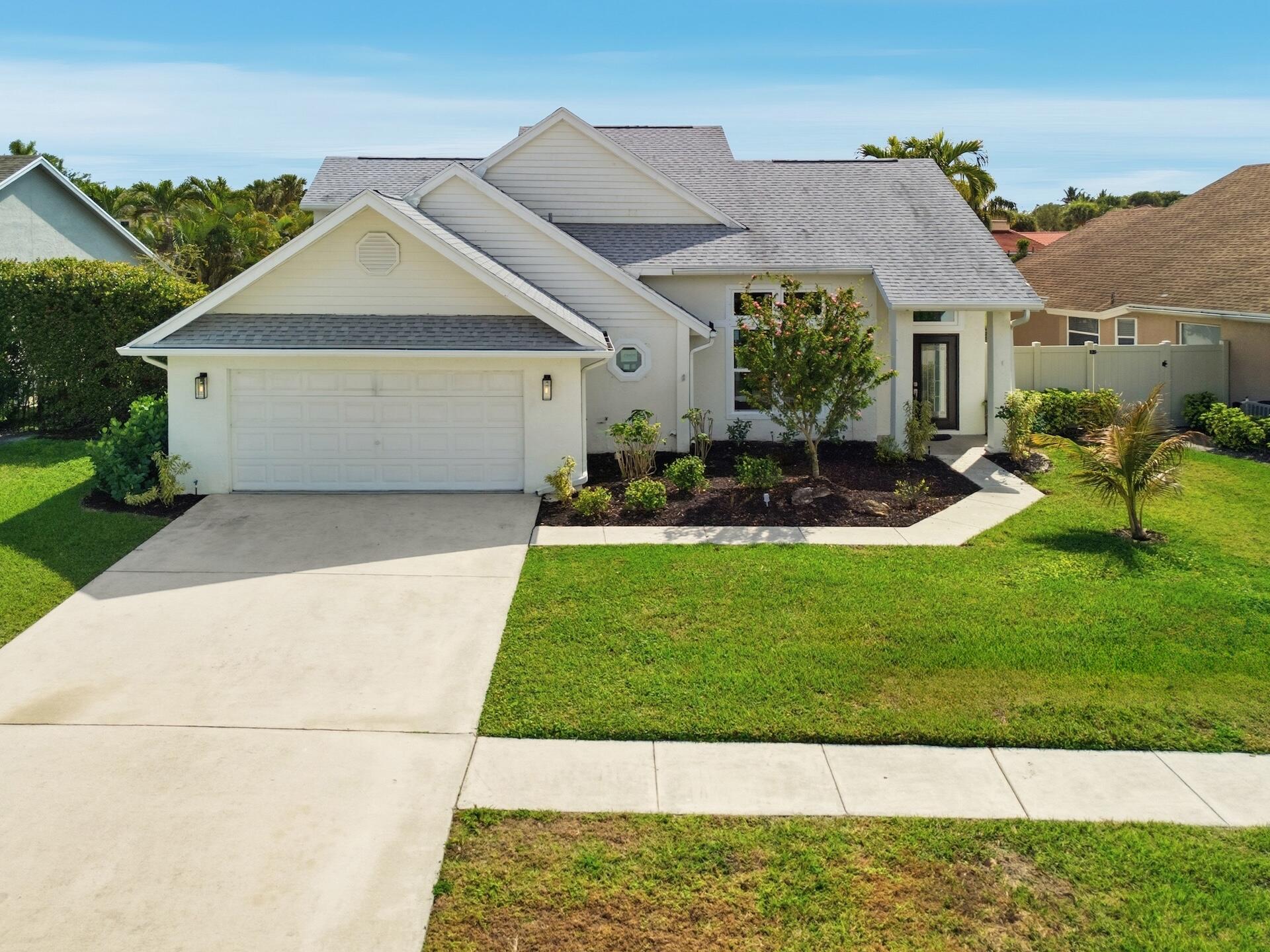 MEADOWLAND COVE 1 OF WELLINGTON - Residential