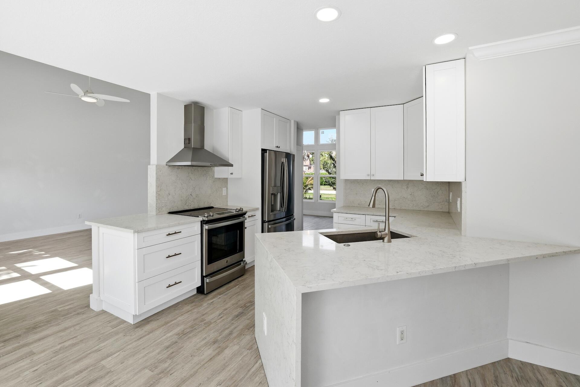 MEADOWLAND COVE 1 OF WELLINGTON - Residential