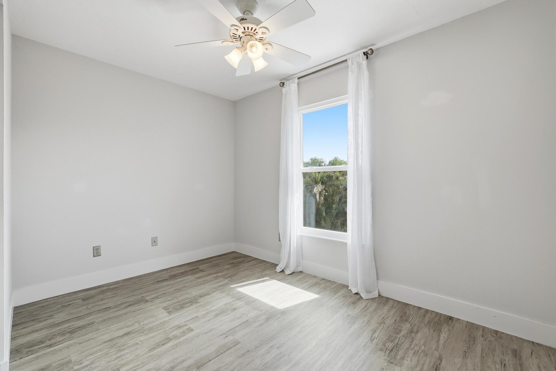 MEADOWLAND COVE 1 OF WELLINGTON - Residential