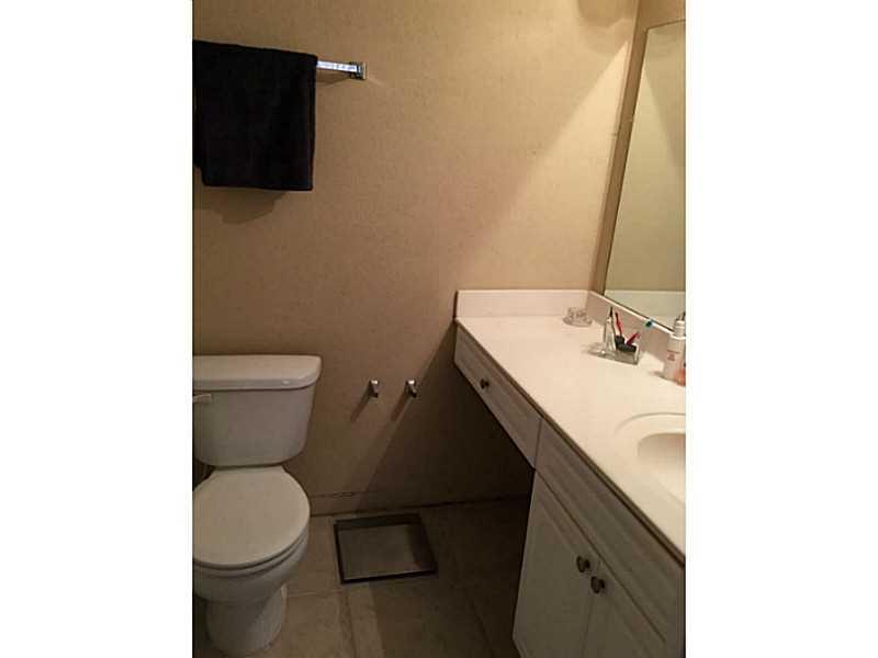 Banyan Lakes - Residential