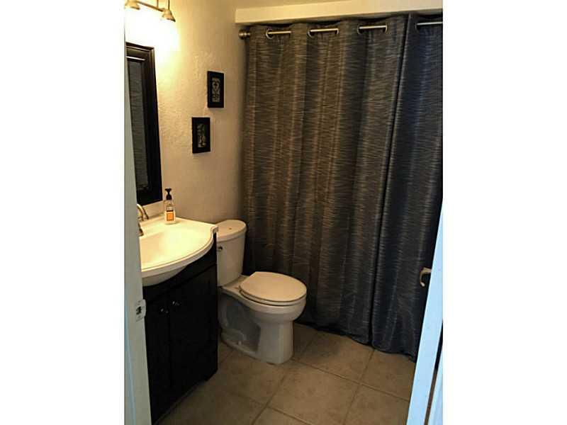 Banyan Lakes - Residential