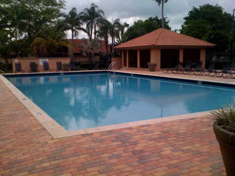 Banyan Lakes - Residential