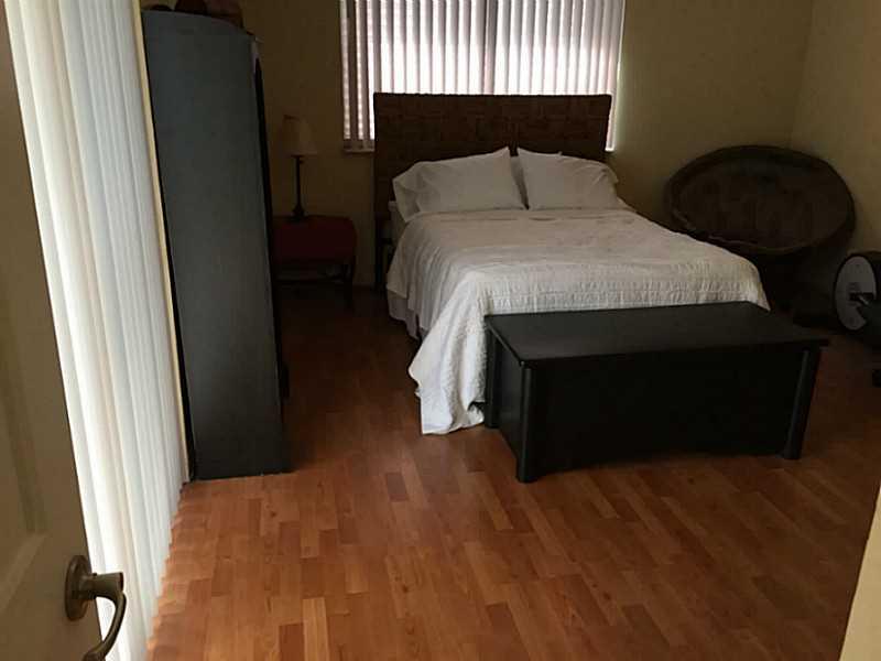 Banyan Lakes - Residential