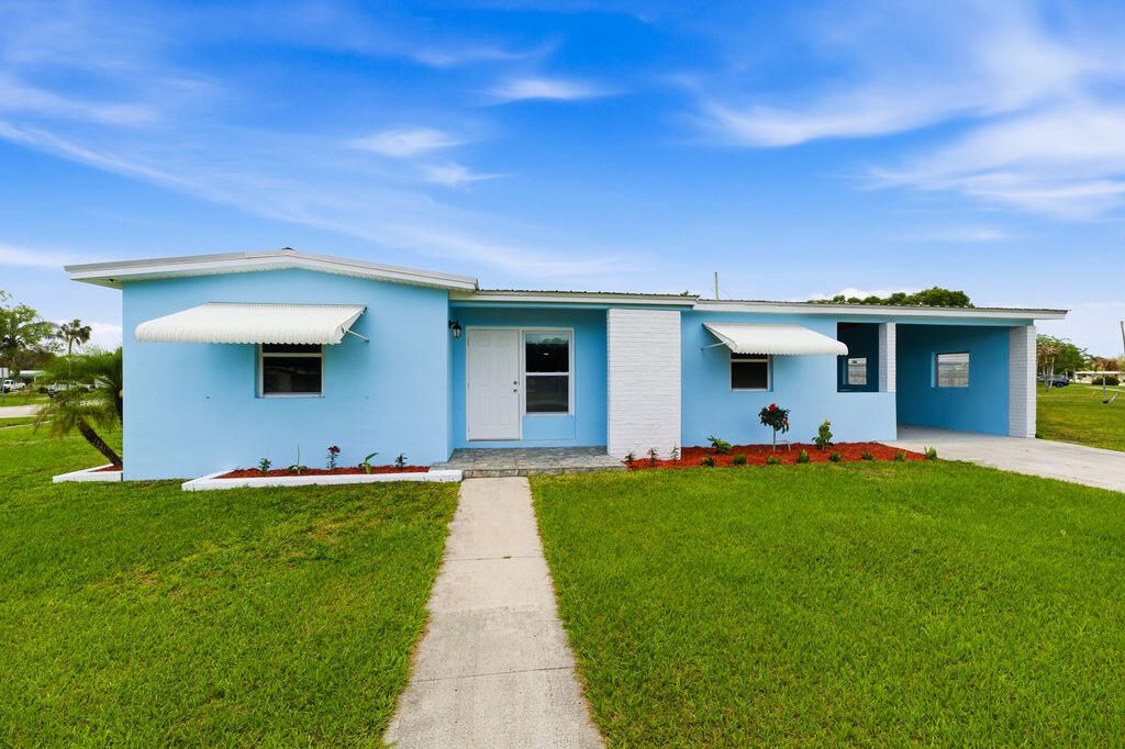 Photo of 102 SE El Sito Court, Port Saint Lucie, FL 34983 (MLS # B26019225)