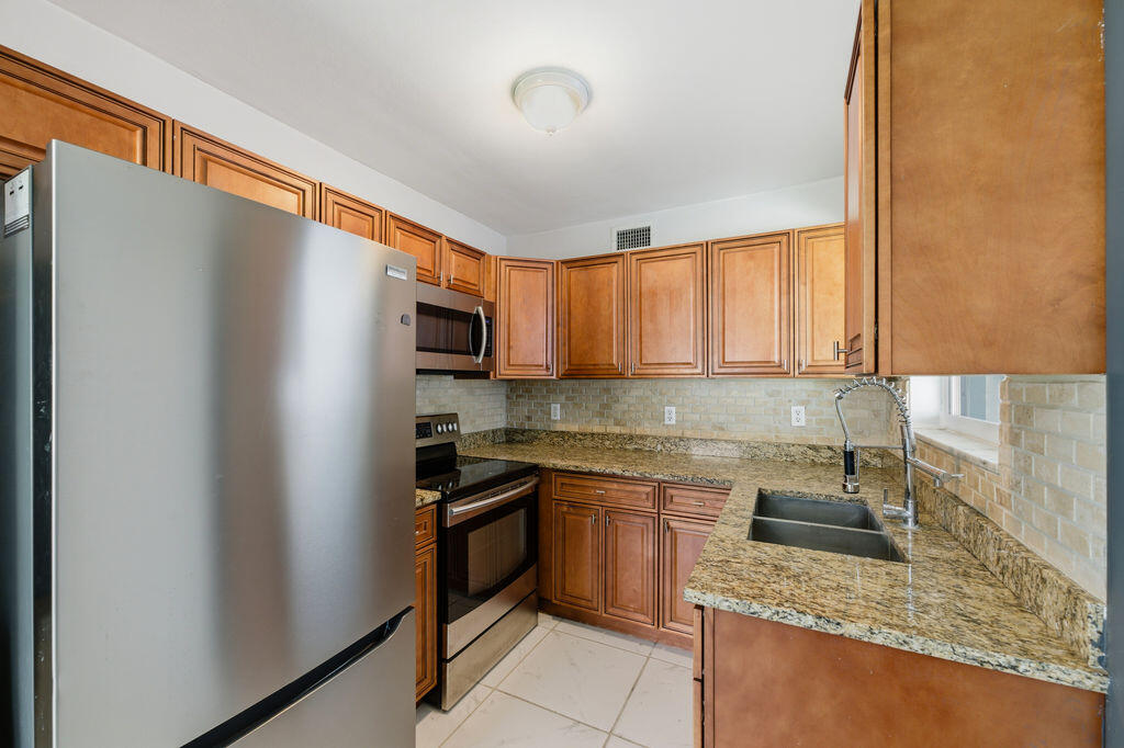 RIVER PARK UNIT 5 - Residential