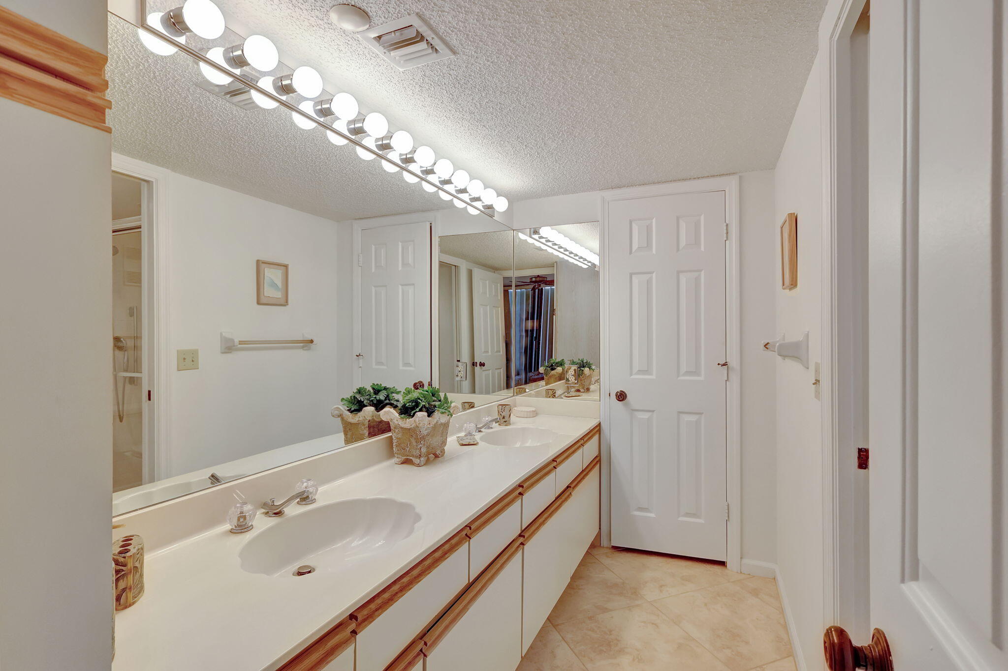 BRYN MAWR OCEAN TOWERS, A CONDOMINIUM - Residential