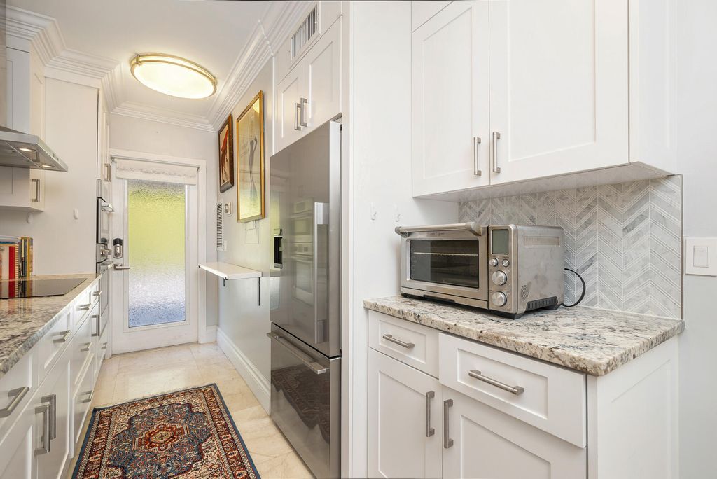 Photo of 225 Everglade Avenue #0060, Palm Beach, FL 33480 (MLS # R11160765)