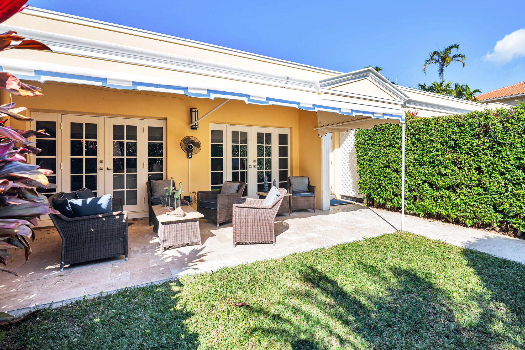 ISLAND VILLAS CONDO - Residential