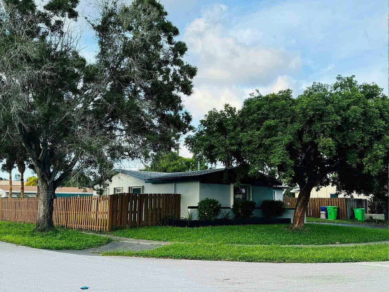 Sunrise Golf Village Sec - Residential Lease