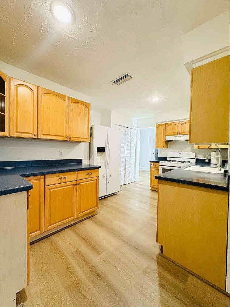 Sunrise Golf Village Sec - Residential Lease