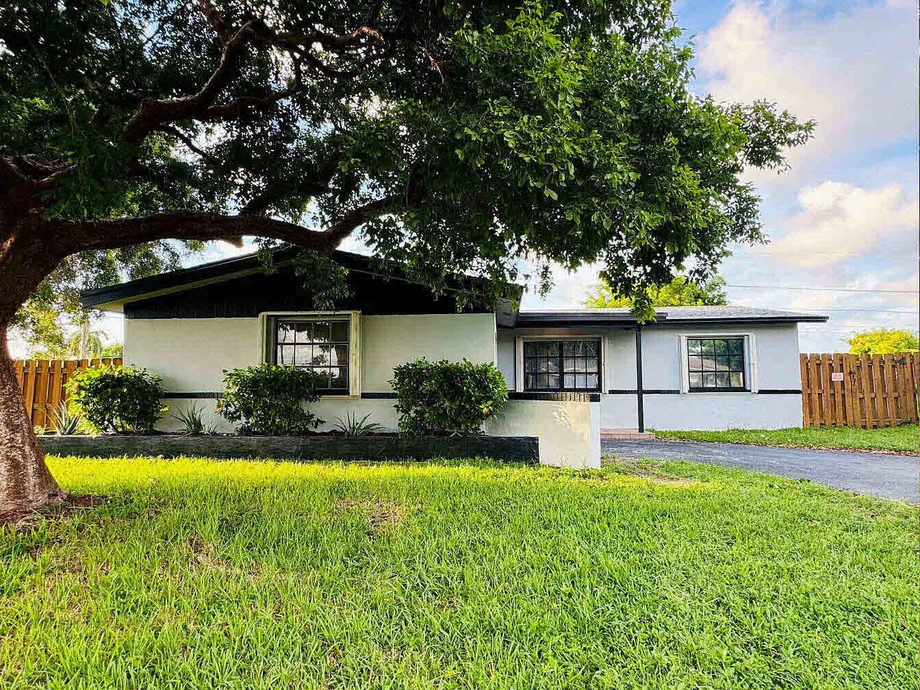 Sunrise Golf Village Sec - Residential Lease