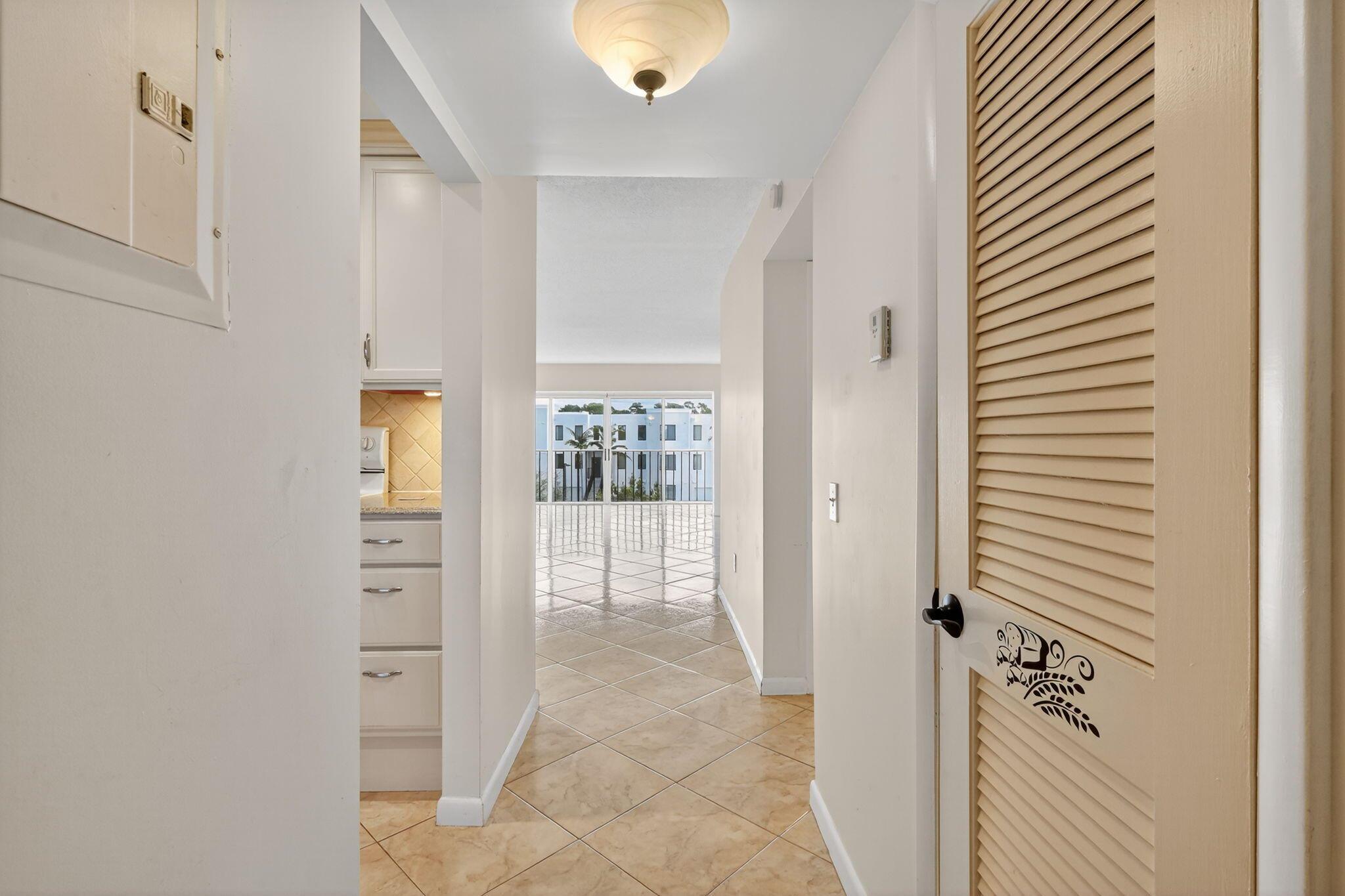 FOUNTAINS OF PALM BEACH C - Residential