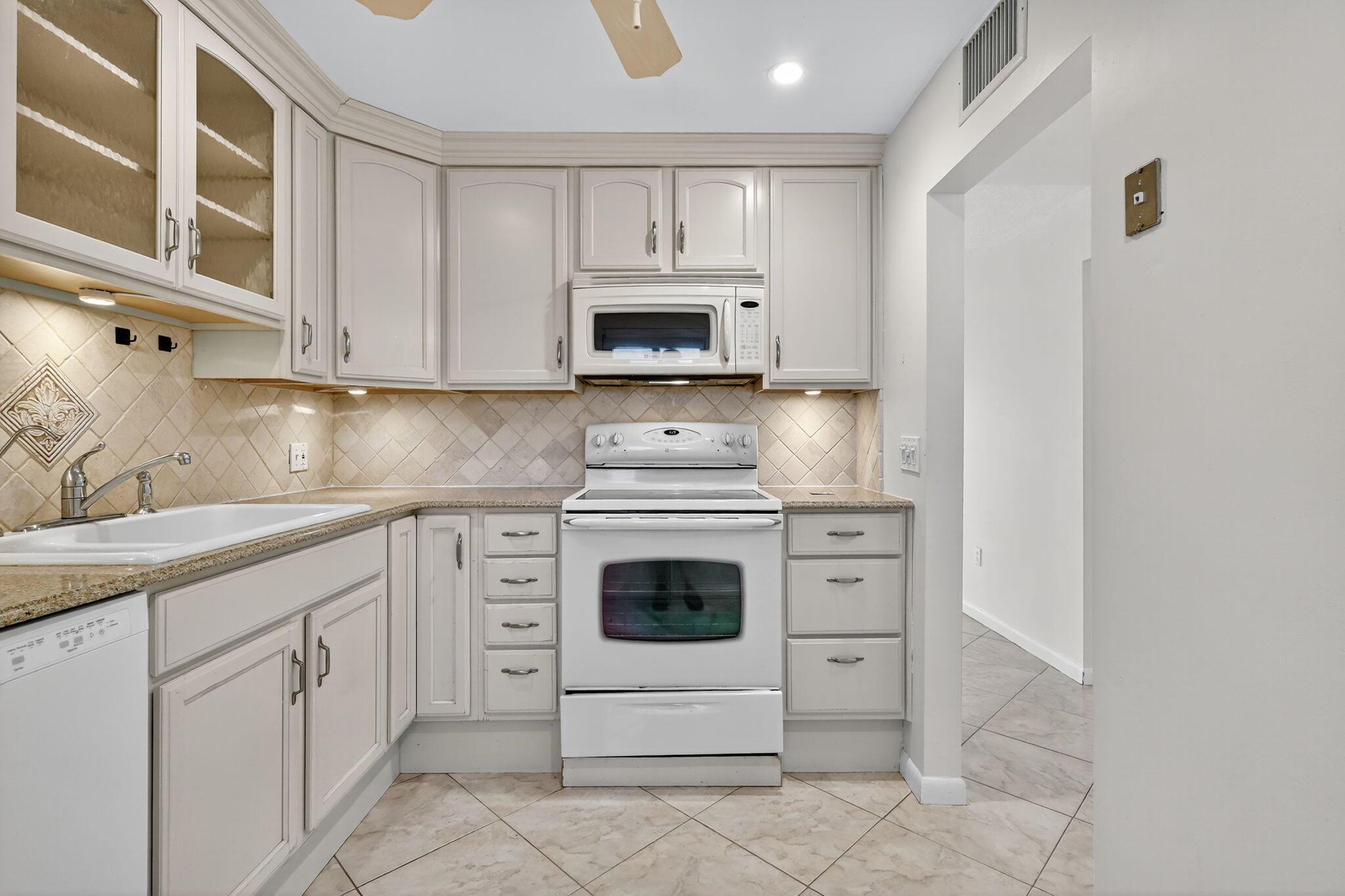FOUNTAINS OF PALM BEACH C - Residential