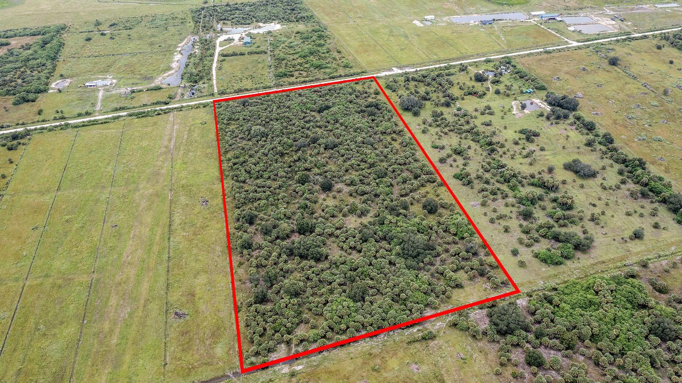 CABBAGE WOODS RANCHES - Land