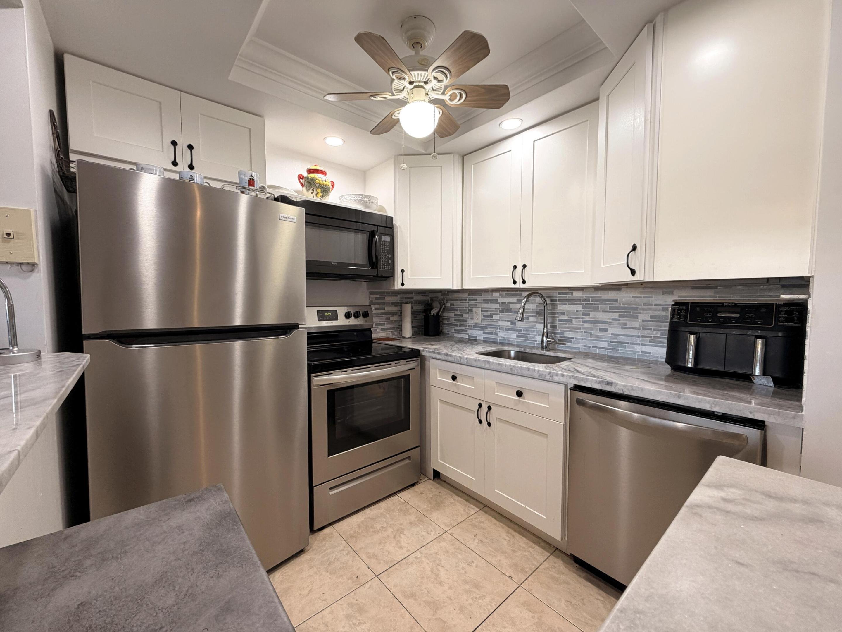 29 Berkshire B, West Palm Beach FL 33417