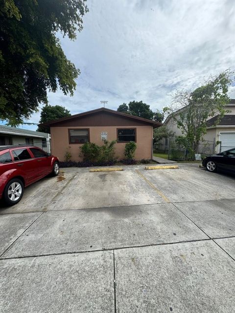 2610 NW 14th Street Fort Lauderdale FL 33311
