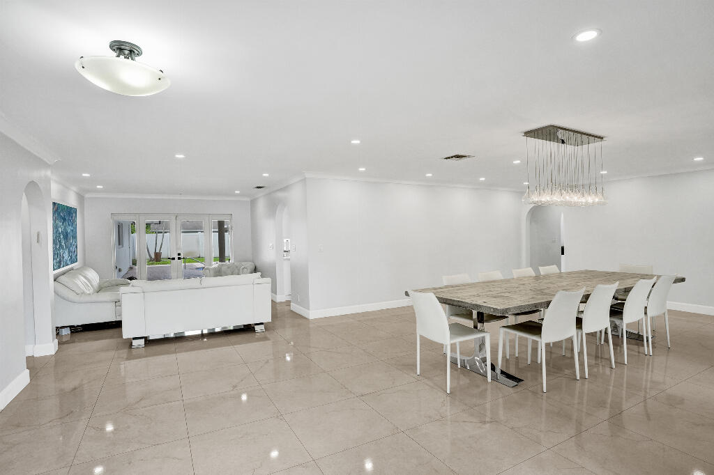 4900 N 36th Street, Hollywood FL 33021