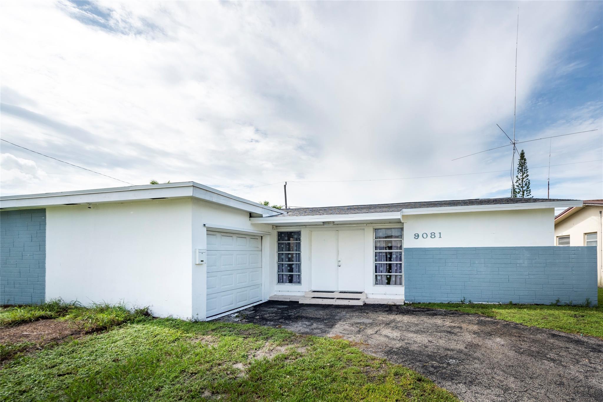9081 NW 21st Mnr