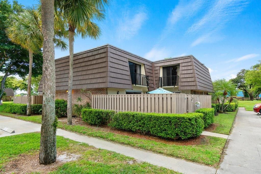 Photo of 625 6th Court Court, Palm Beach Gardens, FL 33410 (MLS # R10698318)