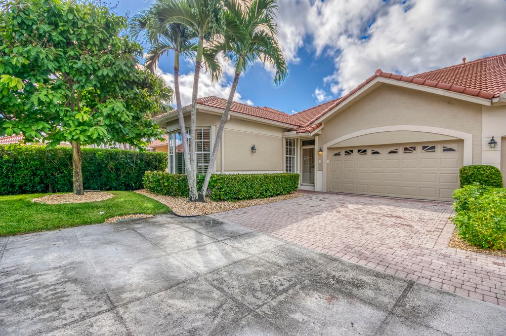 Photo of 54 Monterey Pointe Drive, Palm Beach Gardens, FL 33418 (MLS # R11131396)