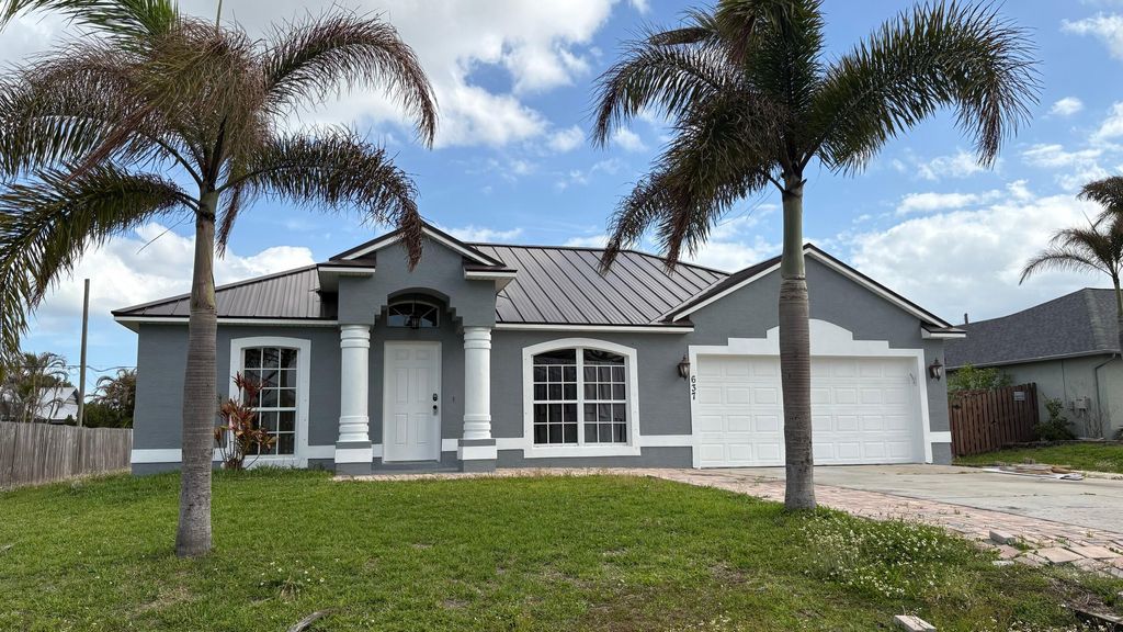 Photo of 637 SE Tanner Avenue, Port Saint Lucie, FL 34984 (MLS # B26018550)