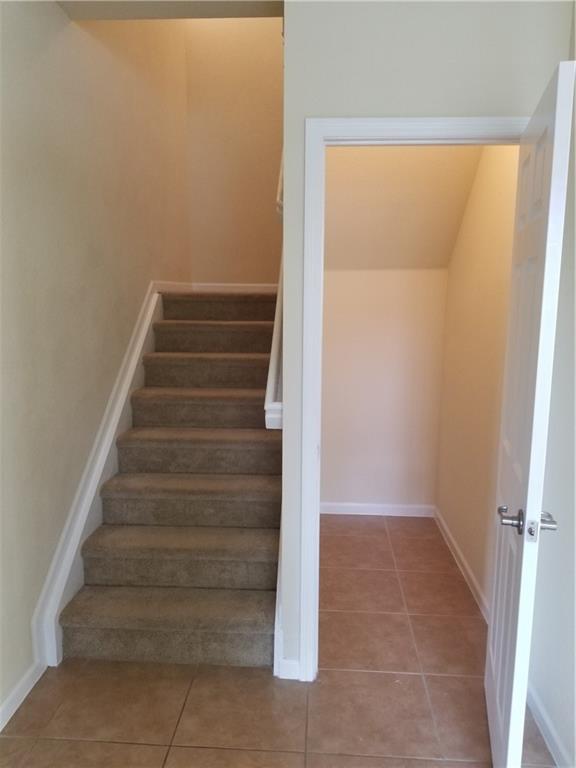 Strok 2 147-22 B - Residential Lease