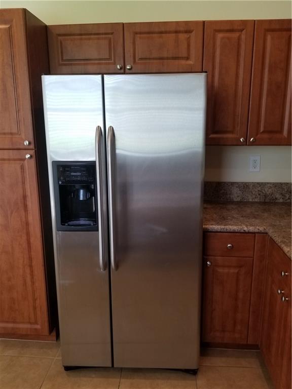 Strok 2 147-22 B - Residential Lease