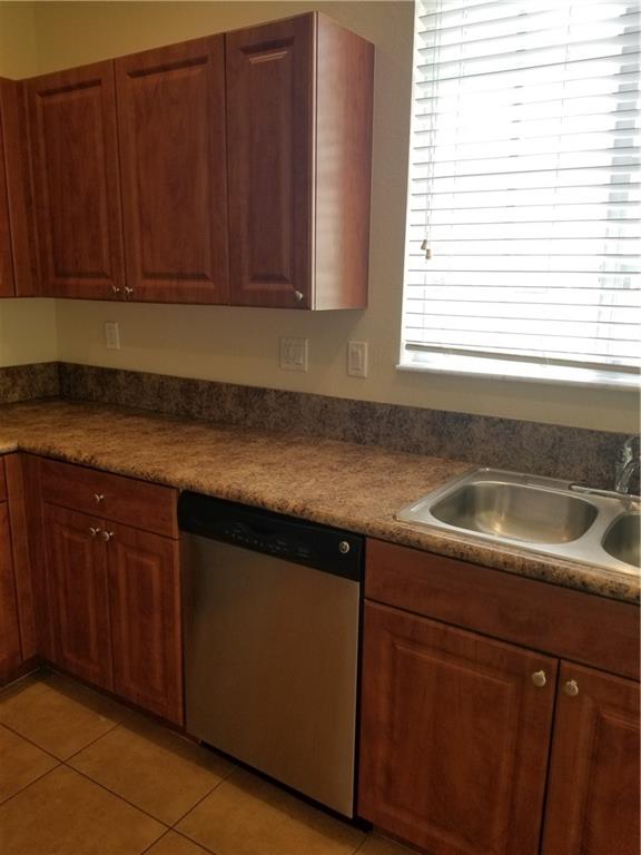 Strok 2 147-22 B - Residential Lease