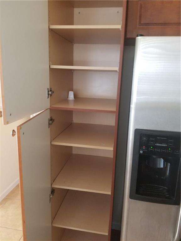 Strok 2 147-22 B - Residential Lease