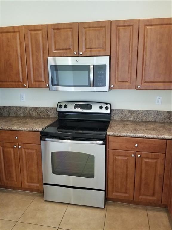 Strok 2 147-22 B - Residential Lease