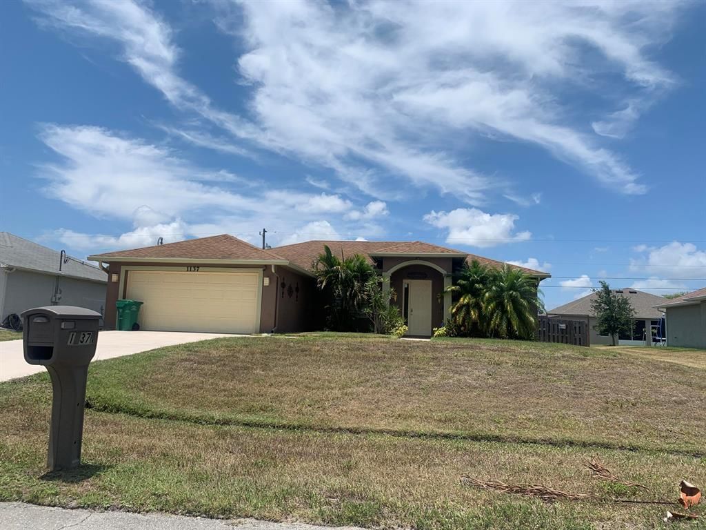 Photo of 1137 SW Gaffney Avenue Ave, Port Saint Lucie, FL 34953 (MLS # R10703448)