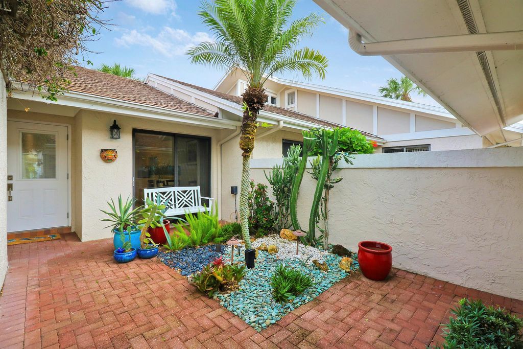 Photo of 3691 Cape Pointe Circle, Jupiter, FL 33477 (MLS # R10949993)