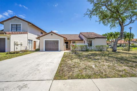 45 Columbia Ct Deerfield Beach FL 33442