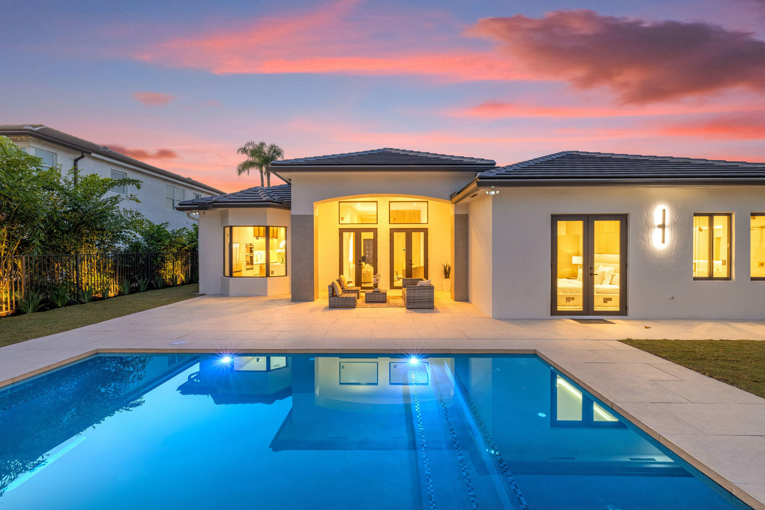 ROYAL PALM FOREST - Residential