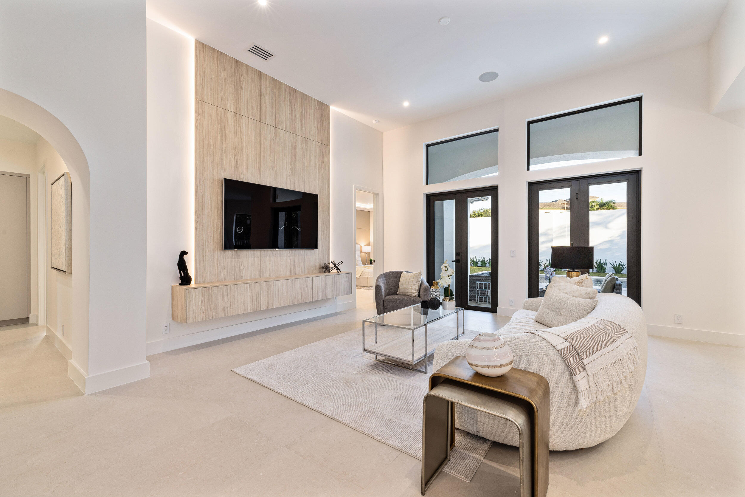 ROYAL PALM FOREST - Residential