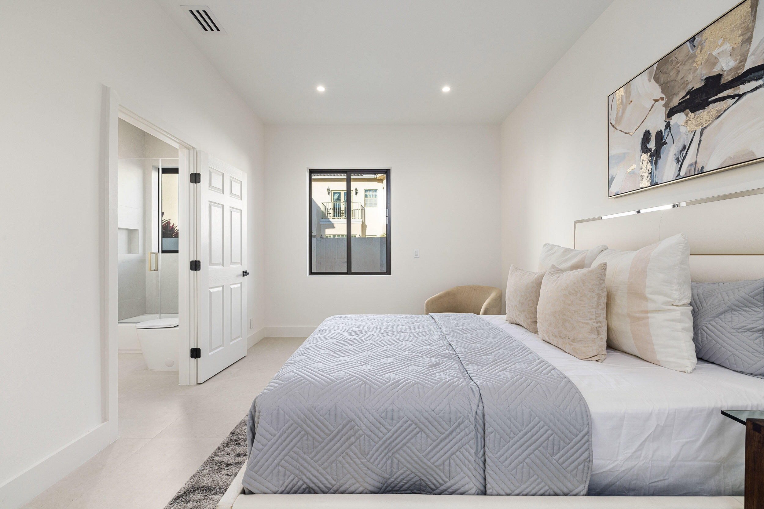 ROYAL PALM FOREST - Residential