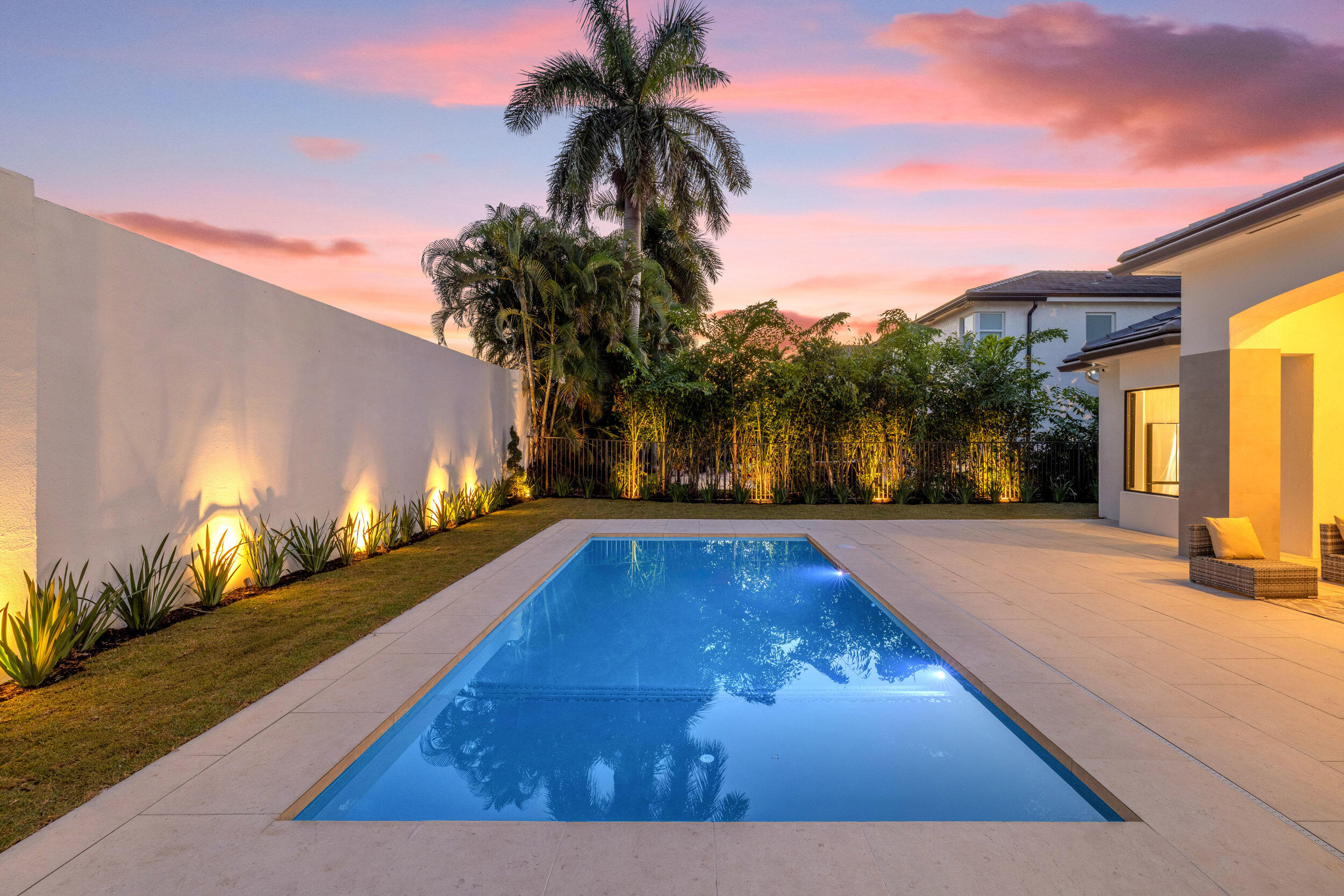 ROYAL PALM FOREST - Residential