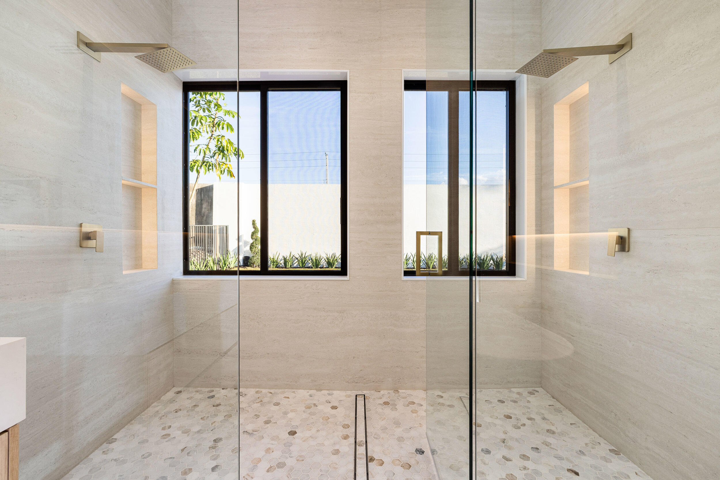 ROYAL PALM FOREST - Residential