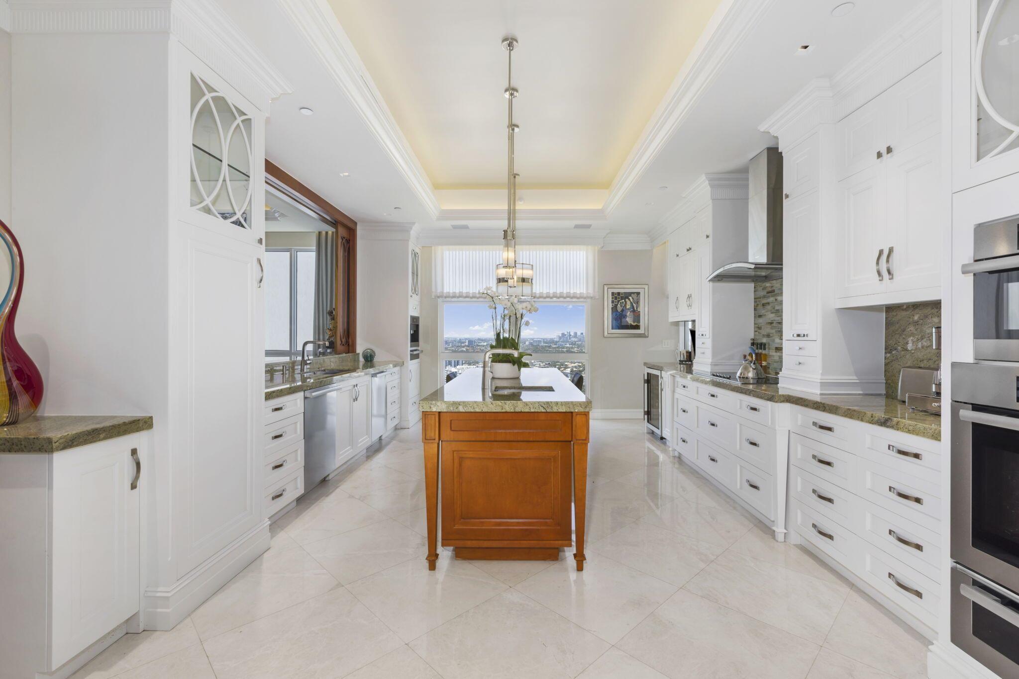 LHERMITAGE I CONDOMINIUM - Residential