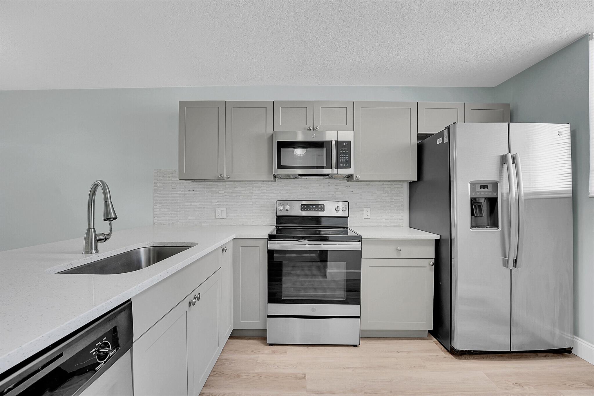 FOUNTAINS OF PALM BEACH C - Residential Lease
