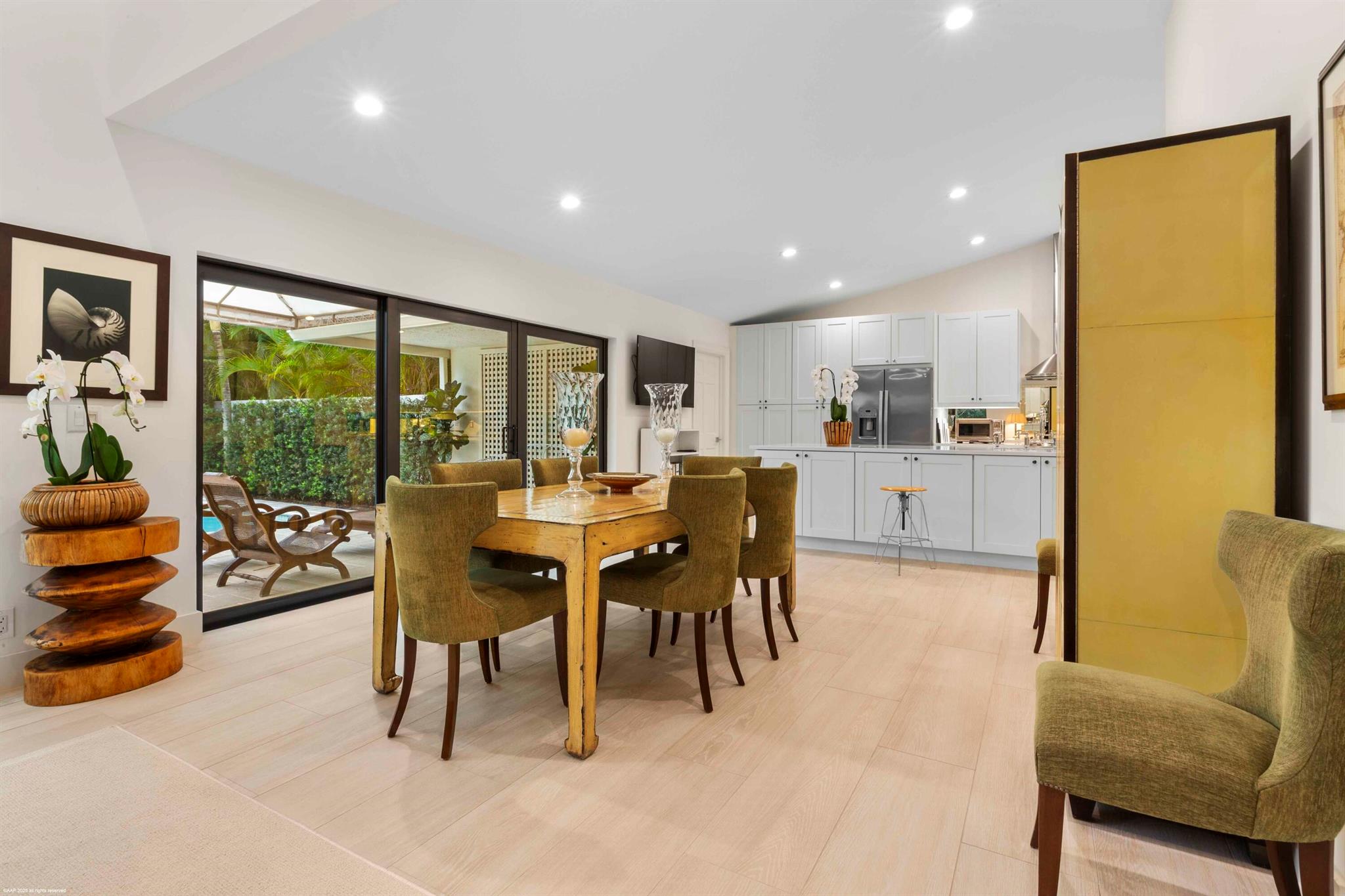 WINDSOR WAY 1 - Residential