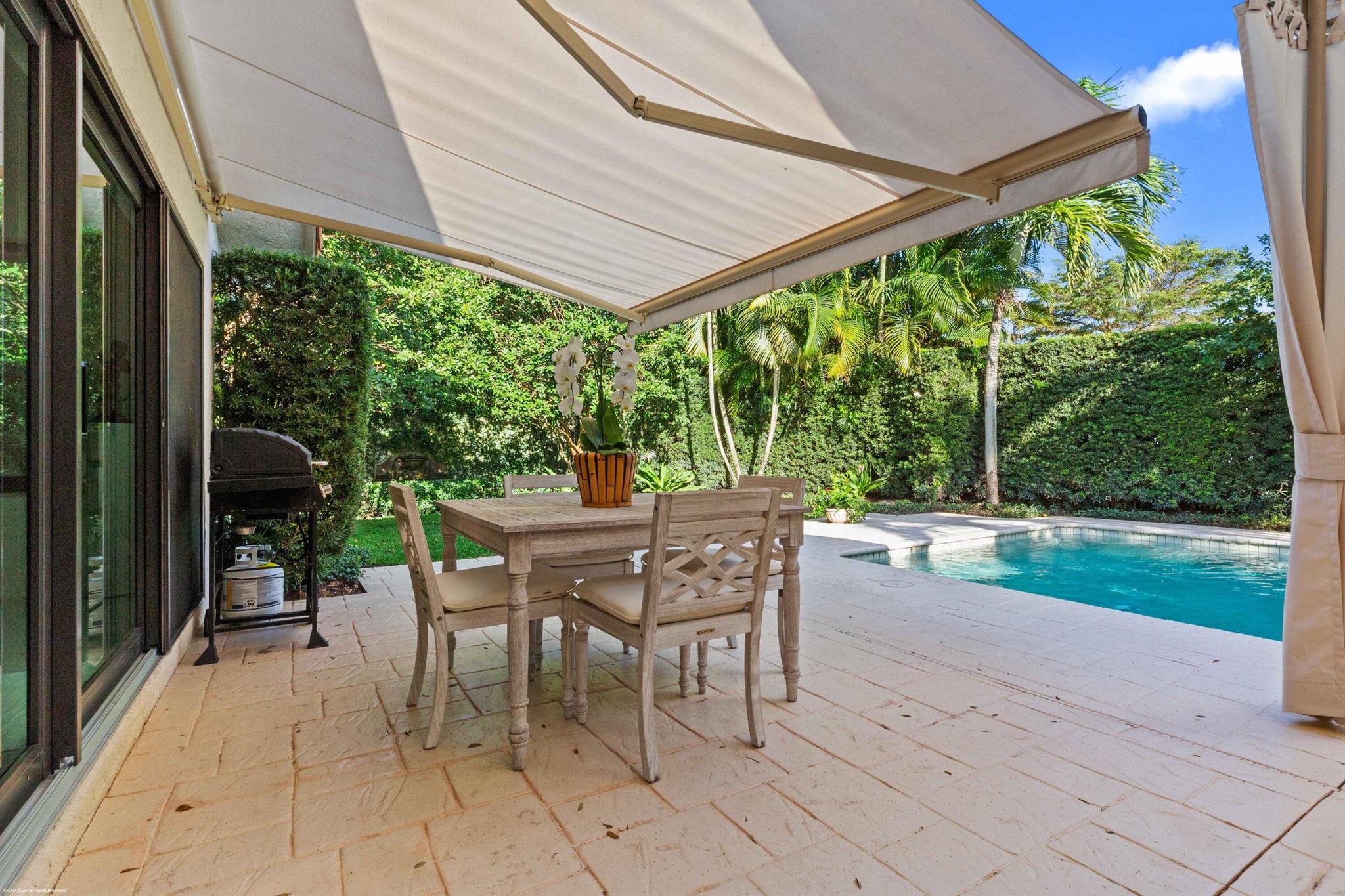 WINDSOR WAY 1 - Residential