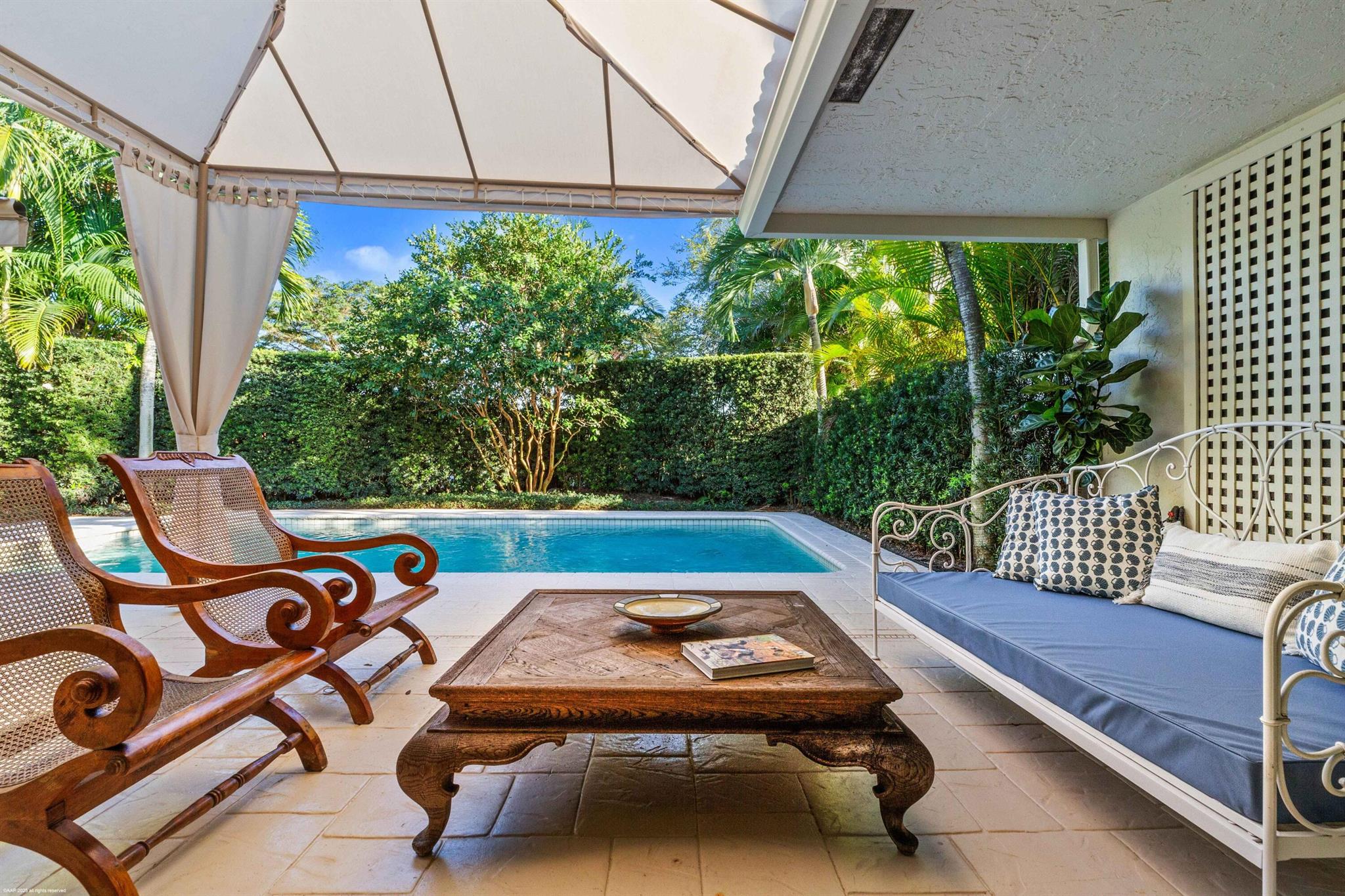 WINDSOR WAY 1 - Residential