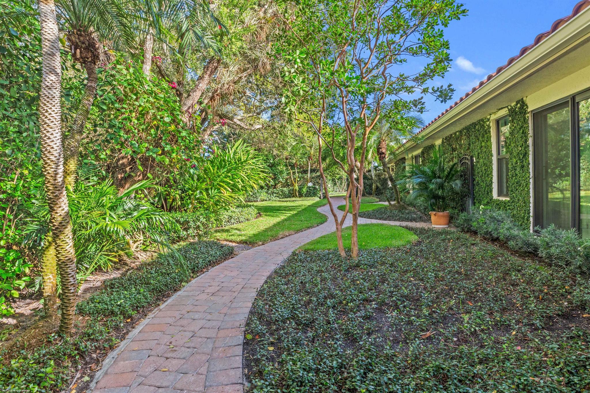 WINDSOR WAY 1 - Residential