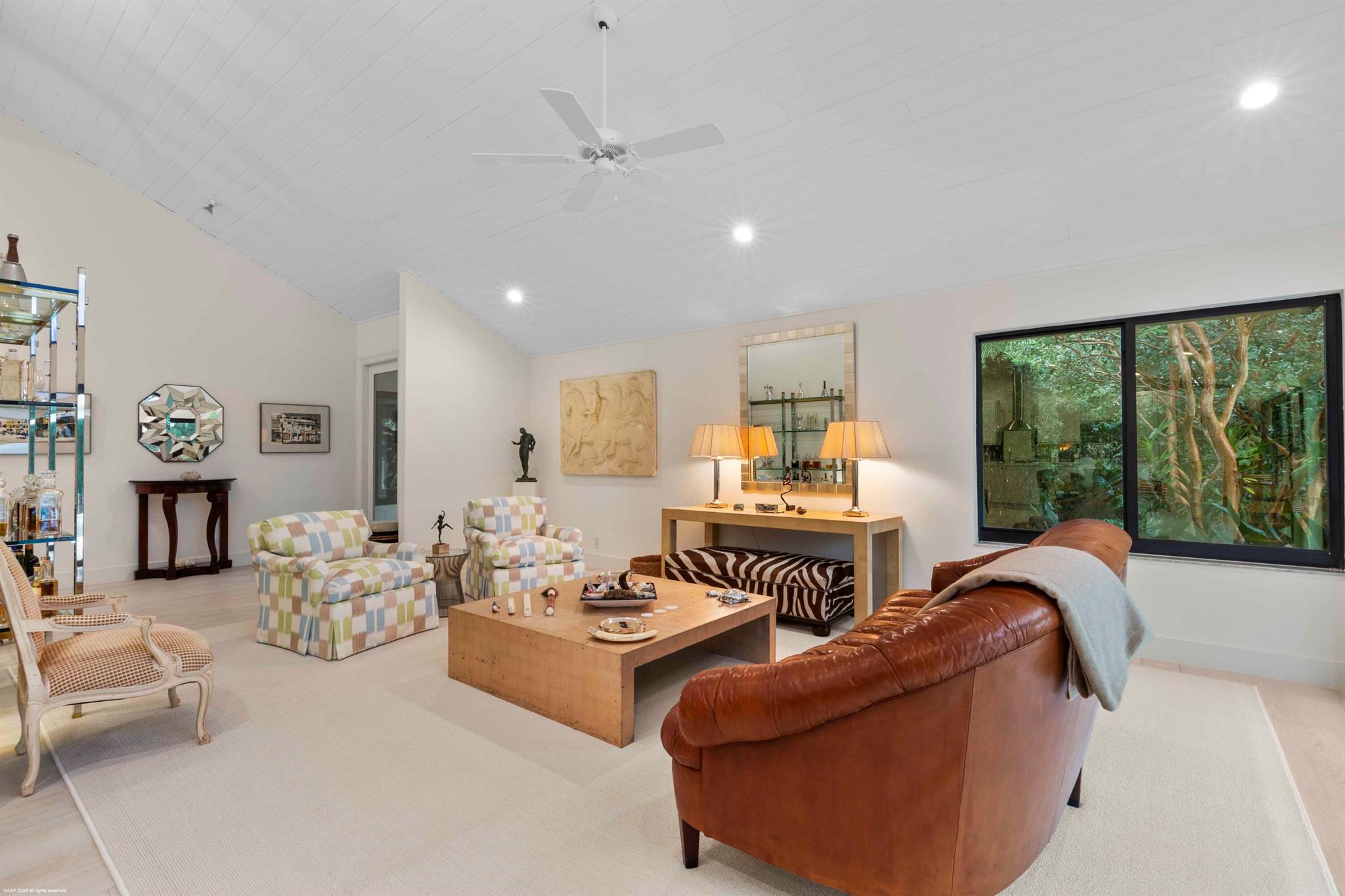 WINDSOR WAY 1 - Residential